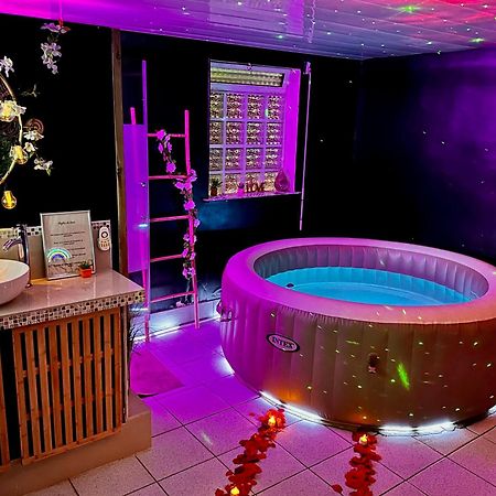 Suite Romantique Jacuzzi Gagny Dış mekan fotoğraf